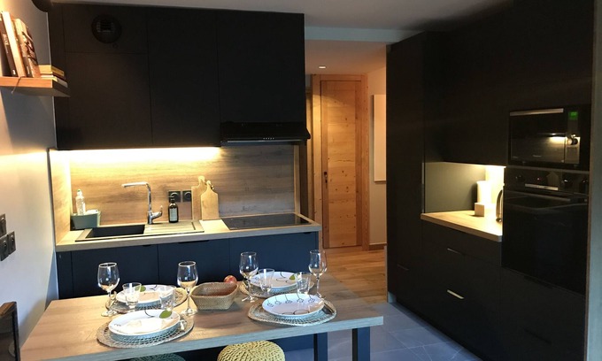 Val-d'Isere Apartment | Comfortable apartment, ski in, linen provided