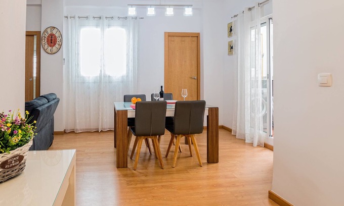 Poblats Maritims Condo | Comfortable Apartment in La Marina de Valencia