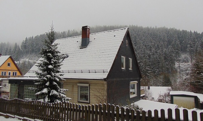 Wildemann Apartment | Comfortable apartment on the edge of the forest for 4 people