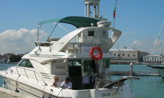 Chioggia Boat Rental | Comfortable boat for romantic cruises in the Venetian lagoon, Croatia