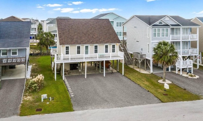 Holden Beach House | Comfortable, bright and sunny beach house. Steps away from beach access.