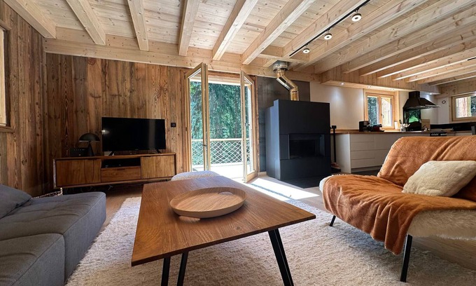 Samoens Ski Chalet | Comfortable chalet with fireplace and terrace in Samoëns