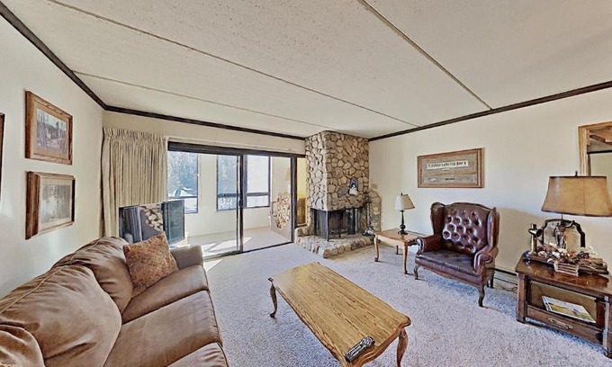 Mammoth Lakes Apartment | Comfortable Cozy 2 Bedroom Condo with Loft!