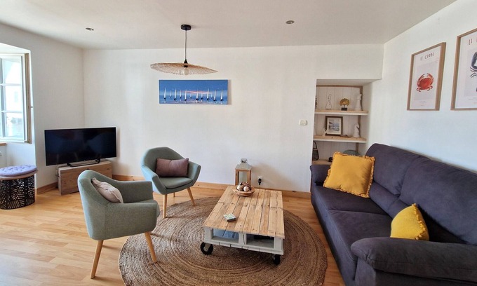 Plougasnou Apartment | Comfortable Duplex Bay of Morlaix, Plougasnou