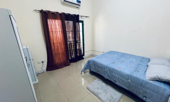 Dubai House | Comfortable Family Studio Room Jafiliya