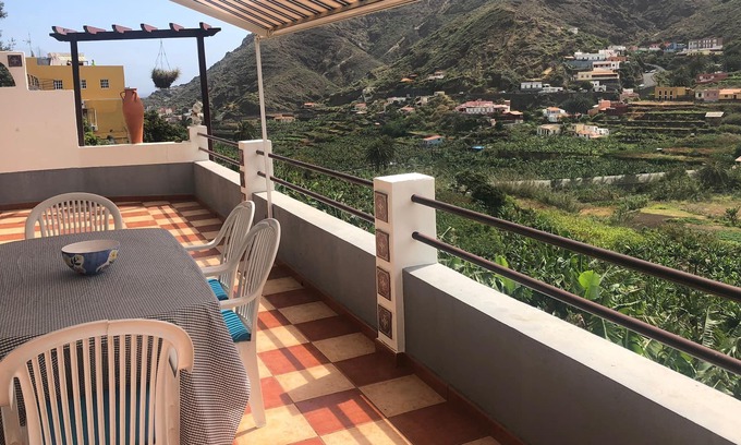 Hermigua Apartment | Comfortable holiday for max. 4 people, quiet, central, WIFI, beautiful view