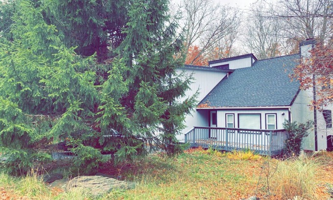 Bushkill House | Comfortable house with a private hot tub in Poconos
