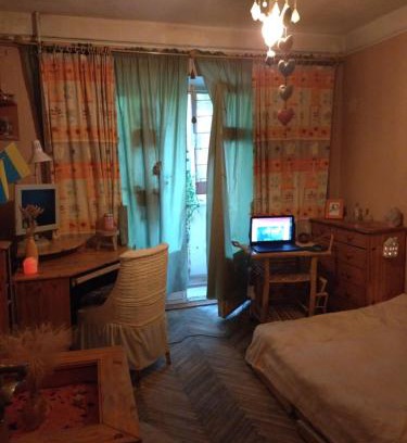 Dniprovs'kyi District House | Comfortable isolated turnkey room near the subway and the International Exhibition Center