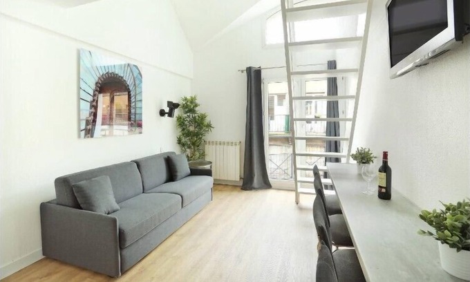 Les Lilas Apartment | Comfortable Mezzanine Studio for family of 4 in Les Lilas