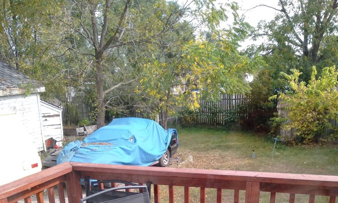 London House | Comfortable newly-renovated East End home. Minimum rental 29 days.