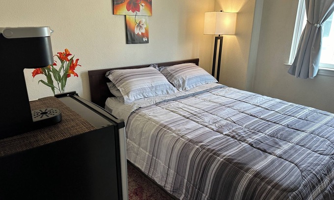 San Jose House | Comfortable Room in lovely San Jose with Wi-Fi, air conditioning, fitness room.