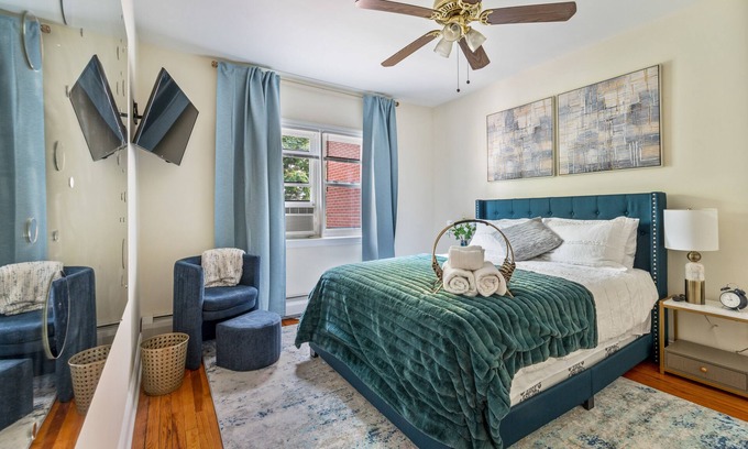 Ditmars Steinway House | Comfortable room with private parking, 15m from Manhattan and 5m to LGA