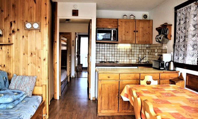 Auris Apartment | Comfortable ski-in/ski-out apartment with balcony - 6 people, 2 rooms