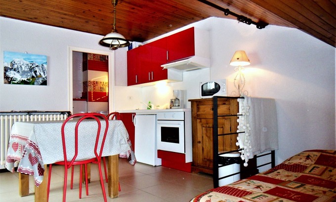 La Clusaz Apartment | Comfortable studio for 3 people on the edge of the ski slopes at La Clusaz