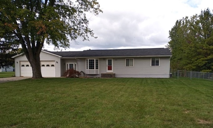 Salem House | Comfortable three Bedroom Ranch