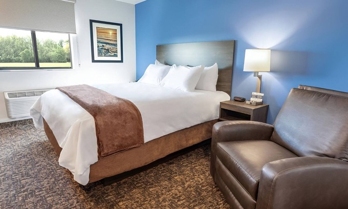 Dahlgren Hotel | Comfortable Stay w/Fully Equipped Kitchen Near Dahlgren Railroad Heritage Trail
