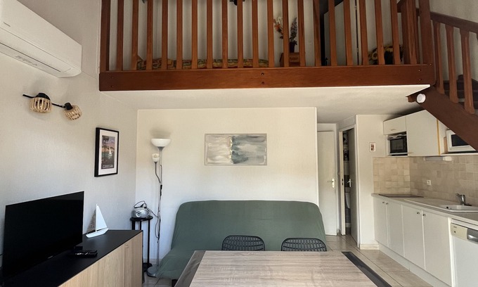 Saint-Pierre-la-Mer House | Comfortable villa, garden, parking in quiet residence 800m from the beach