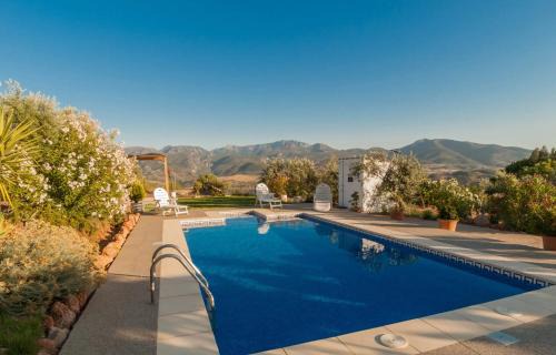 Algodonales Villa | Comfortable Villa in Algodonales with Private Pool