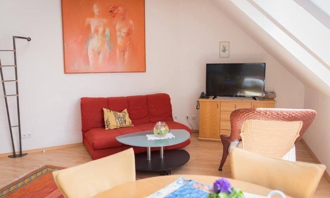 Neualbenreuth Apartment | Comfortably furnished maisonette apartment with fully equipped kitchen