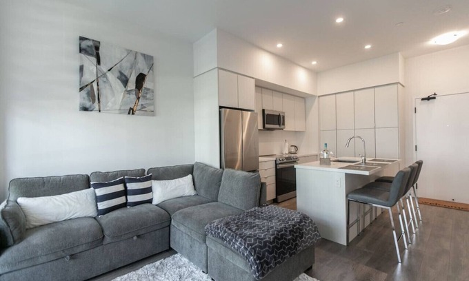 Innisfil Apartment | Comfy 1BR Condo w/Balcony, BBQ & Parking