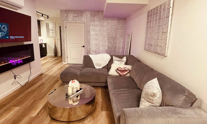 Fort Gary Condo | Comfy 2 bedroom 1 bath + parking!