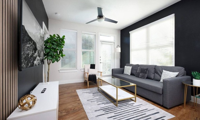 Downtown San Antonio Apartment | Comfy 2BR-Southtown Near Rvrwalk, Dome & Conv