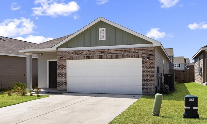 Jarrell House | Comfy 3BR Home in Jarrell