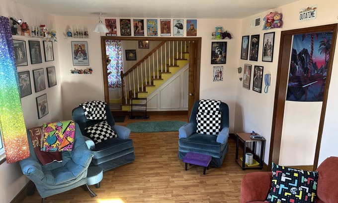 Southeast Raleigh House | Comfy 80's Cool House Near Downtown & Walnut Creek