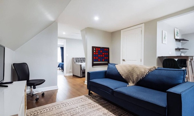 Avondale Apartment | Comfy Avondale Flat - Sleeps 5 - Great amd Fun Neighborhood