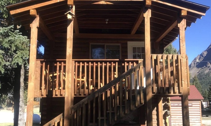 Cooke City-Silver Gate Cabin | Comfy cabin is situated on the Silver Gate property which overlooks 10,000ft tall mountain peaks surrounding the town.