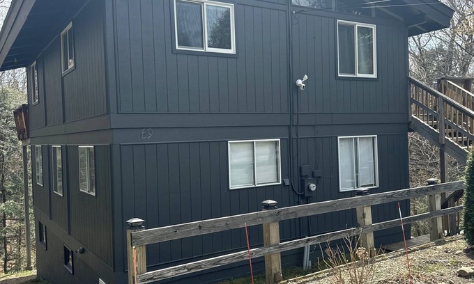 Wilmington Ski Chalet | Comfy, Family-Friendly Chalet in the Woods