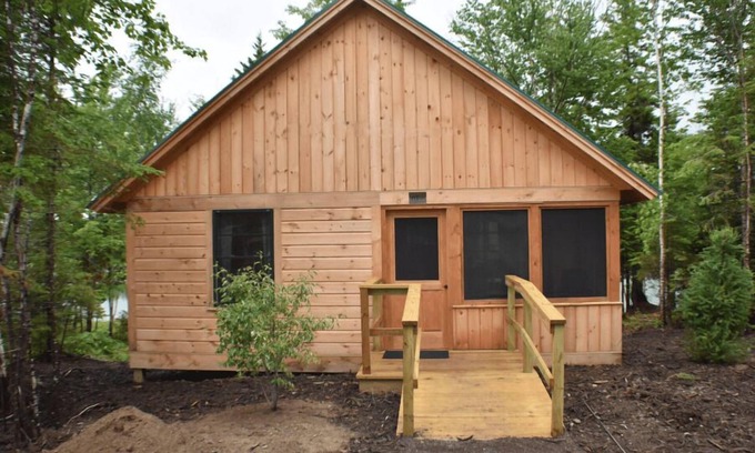 Greenville House | Comfy Lakeside Cabin: All Meals, Canoes, & Kayaks Included, Shared Sauna