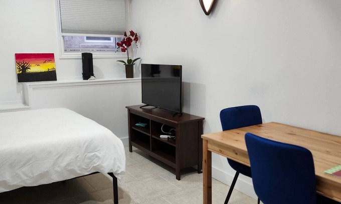 Vaughan House | Comfy new renovated 3 bed 3 bath above ground basement 7min to Canada Wonderland