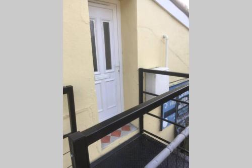Cheddar Apartment | Comfy New Self Contained 1 Bed Flat - Modern!