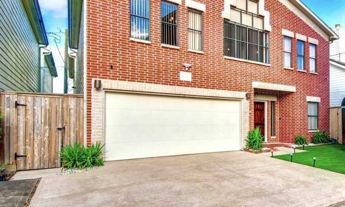 Willow Meadows/Willowbend Area House | Comfy Townhouse near NRG/Med Center/Galleria