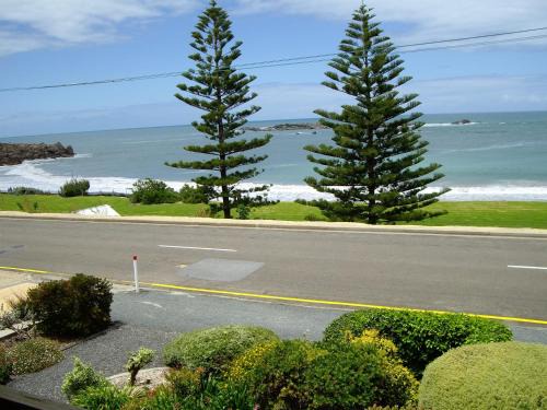 Port Elliot Apartment | Commodore 2 2-18 Basham Rd Port Elliot - Linen Included