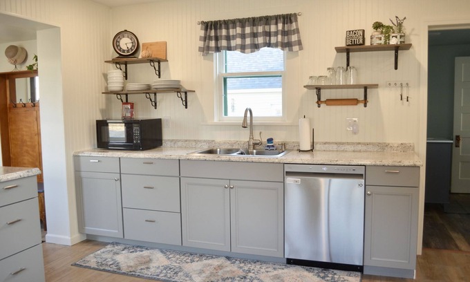 White Sulphur Springs House | Completely Renovated Home with Mountain Views