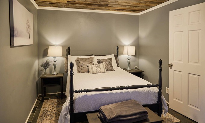 Angel Fire Condo | Completely Remodeled- 1/1 just 2 blocks from the base!