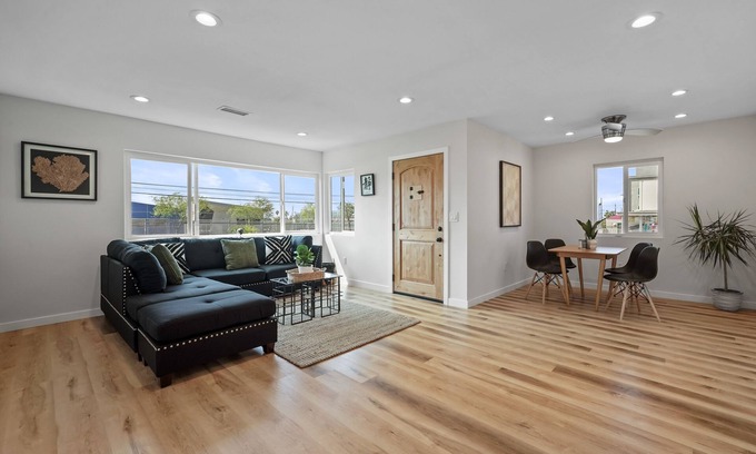Los Angeles House | Completely Renovated Oasis on the Hill