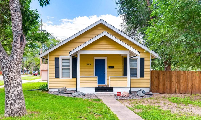 Central Colorado Springs House | Completely Updated Cottage With Private Yard