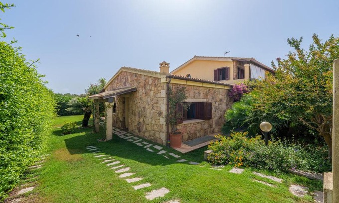 Murta Maria Villa | Con lo sguardo su Tavolara