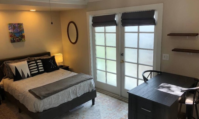 Key West Historic District Apartment | Conch Republic Studio - Key West Millionaires Row