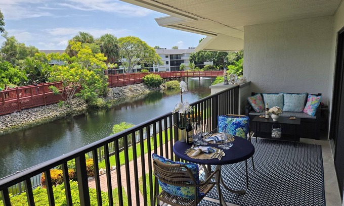 Park Shore Condo | Condo, 2 Bedrooms + Convertible bed(s), 2 Baths, (Sleeps 1 to 4 people)