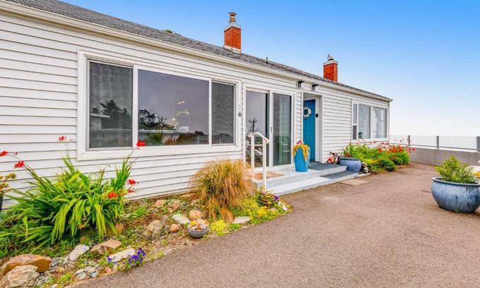 Lincoln City Hotel | Condo by the Sea