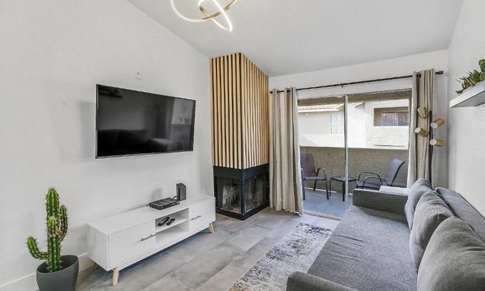 Las Vegas Apartment | Condo close to Strip and Raiders Stadium
