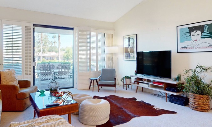 Rancho Mirage Condo | Condo on Golf Course with Private Hot Tub | On-Site Pools & Spa