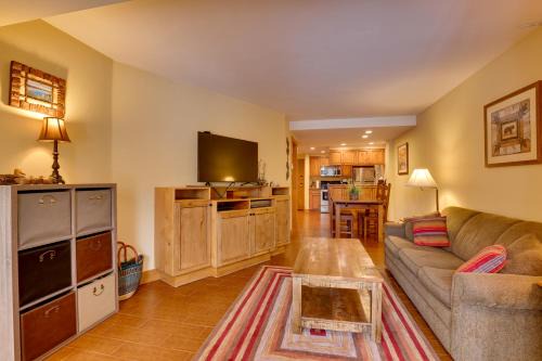 Vail Apartment | Condo with Hot Tub Access - Quick Bus Trip to Ski!
