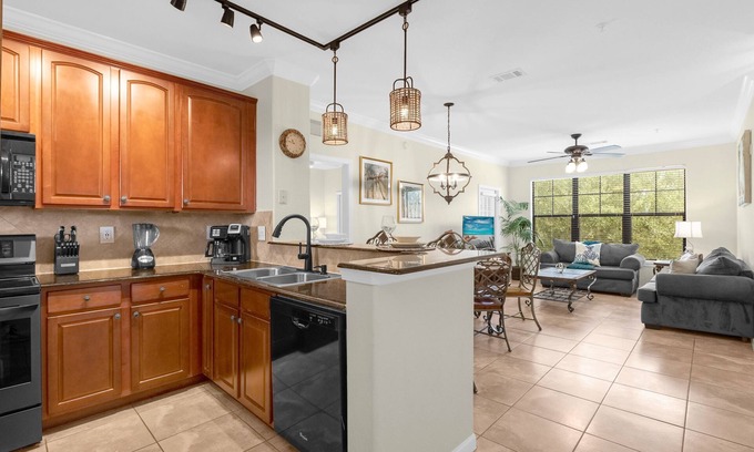Regal Palms Apartment | Condo With Private Patio - Near Animal Kingdom
