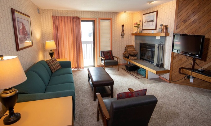 Ludlow Condo | Condo with Ski-in/Ski-Out Access + Mountain Views