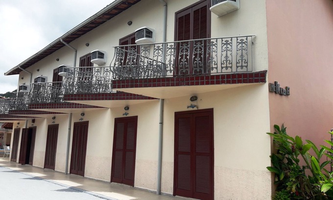 Juquehy Condo | CONDOMINIUM estacion/air cond/tv/pool/animals/heated jacuzzi/sauna/churrasq